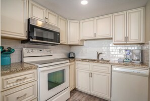 Condo, 1 Bedroom | Private kitchen