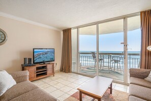 Condo, 1 chambre | Aire de séjour | Téléviseur