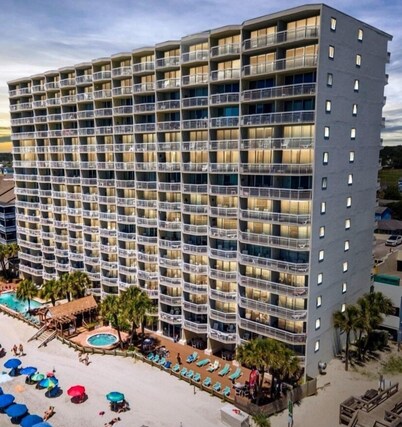 0309 Waters Edge Resort 1 Bedroom Condo by RedAwning