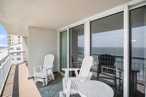 Condo, 3 Bedrooms | Property grounds