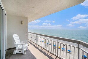 Condo, 3 Bedrooms | Property grounds