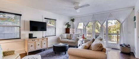 하우스, 침실 4개 | 거실 | 케이블 채널 시청이 가능한 30인치 TV