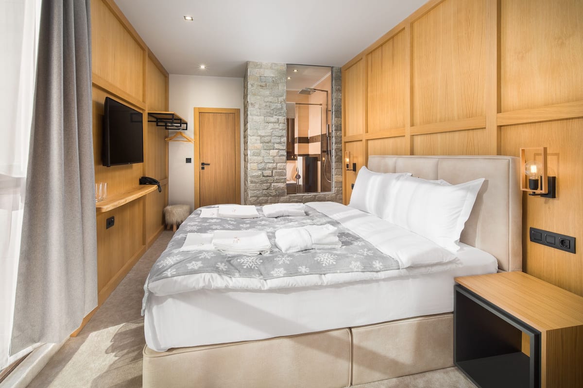 Deluxe Double Room | 1 bedroom, free WiFi, bed sheets
