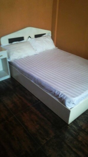 In-room safe, blackout curtains, cots/infant beds, free WiFi - Hôtel le corail (Port Louis)