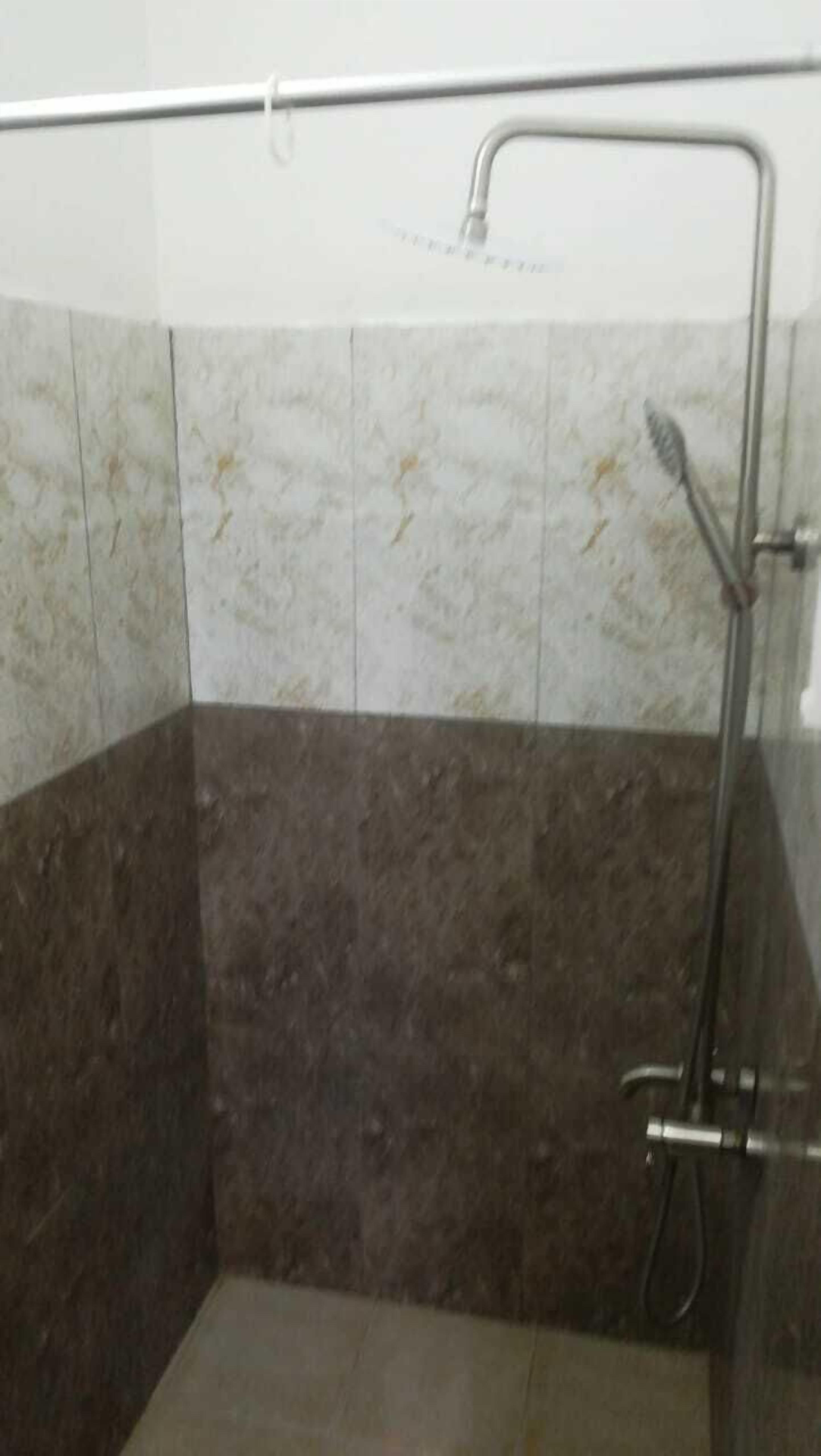 الدش داخل الحمام