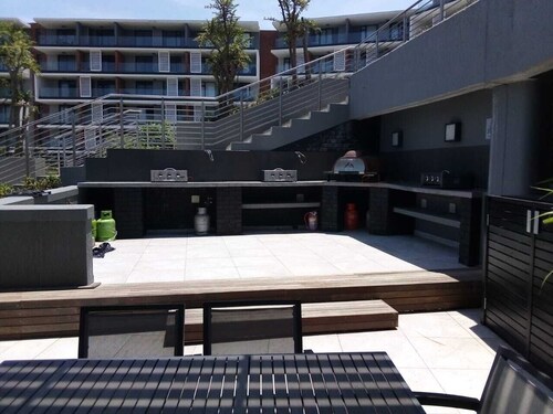 Exclusive Coral Point Apartment with sea view