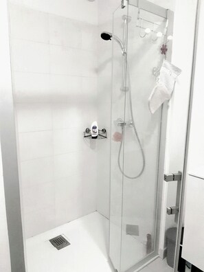 Shower - Flat for 4 , 150m from the beach in Sion (Saint-Hilaire-de-Riez)
