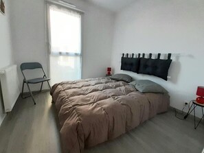 2 chambres, fer et planche à repasser, Wi-Fi gratuit