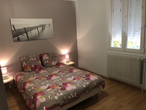 3 bedrooms, iron/ironing board, free WiFi, bed sheets