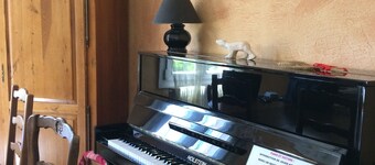 Large terraced house, with garden, in quiet area