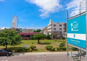 Third-party on-site parking - 2BR Apt202 American VillageBeach 1min by car / Nakagami-gun Okinawa (Nakagami-gun)