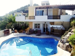 Front of property - Pano Stalos Villas (Chania)