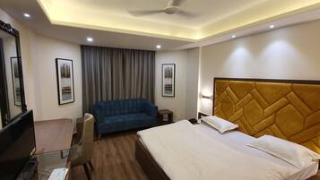 Habitació doble de luxe | Decoració individual, mobiliari individual i roba de llit