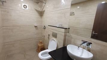 Dutxa, capçal de dutxa d'hidromassatge, tovalloles i sabó