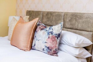 Premium bedding, free WiFi, bed sheets - Pazuva Hillside (Harare)