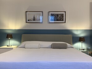 4 bedrooms, desk, iron/ironing board, travel crib