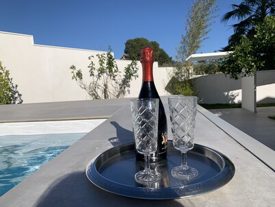 Panoramic villa overlooking Etna with swimming pool among the scents of a citrus garden 