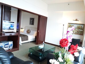 Living area - KL Oriental Suite at Times Square (Kuala Lumpur)