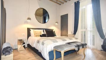 2 chambres, bureau, fer et planche Ă repasser, lit parapluie