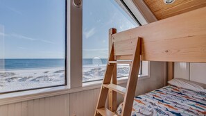 5 chambres, fer et planche à repasser, Wi-Fi, draps fournis