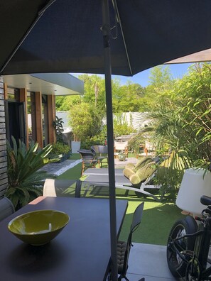 Outdoor dining - Charming apartment house 300 m from Anglet beaches (Anglet)