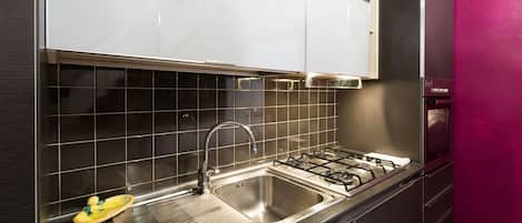 Apartment, 1 Bedroom | Private kitchen | Full-size fridge, microwave, oven, stovetop