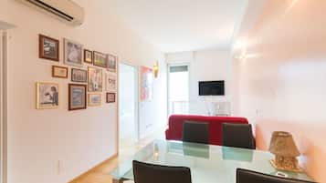Apartment, 1 Bedroom | In-room dining