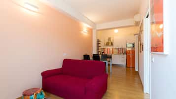 Apartment, 1 Bedroom | Living area