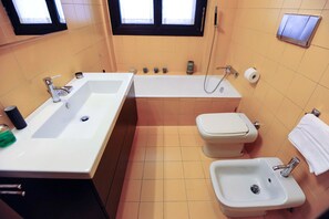 Apartment, 2 Bedrooms | Bathroom