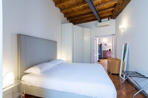 1 bedroom, Egyptian cotton sheets, premium bedding, down duvets - Brera 20 Apartment (Milan)