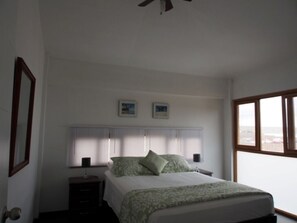 4 bedrooms, free WiFi, bed sheets