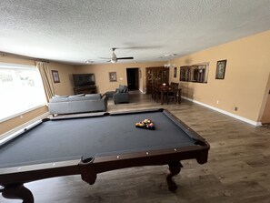 Game room - Spacious and Luxurious Home (Augusta)