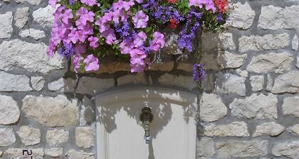 MONTAUBIN COUNTRY HOUSE