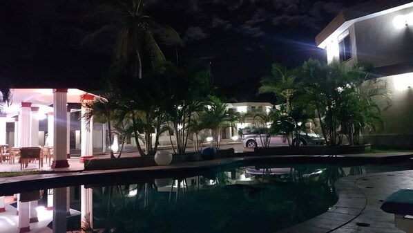 Outdoor pool - Naf Apartments - Mtwara (Mtwara)