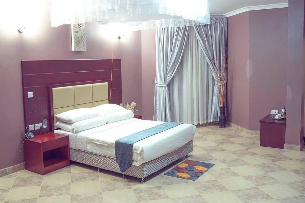 ห้องเอ็กเซกคิวทีฟดับเบิล | ตู้นิรภัยในห้องพัก, ผ้าม่านกันแสง, เตารีด/โต๊ะรีดผ้า, Wi-Fi ฟรี