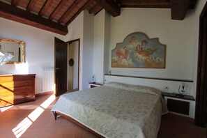 3 soverom, wi-fi (inkludert) og sengetøy