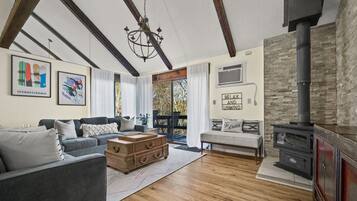 Smart TV, fireplace, printers