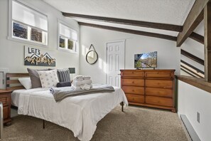 3 quartos, ferros/tábuas de passar roupa, Wi-Fi de cortesia