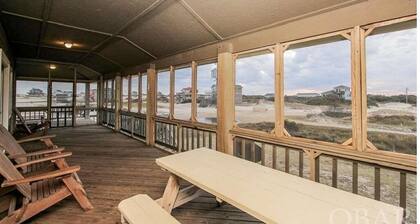 Ocean Views in Corolla! See the Horses! Covered Deck! 100 Yards to the Water!