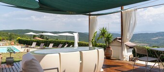 Villa with sauna pool, chrome therapy and fitness area 