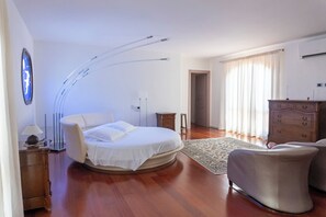 4 Schlafzimmer, Bügeleisen/Bügelbrett, kostenloses WLAN, Bettwäsche