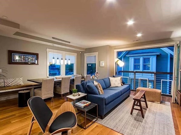 TV, fireplace, DVD player, stereo