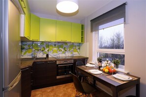 ميكروويف، غسالة أطباق، مستلزمات طهي/أطباق/أوعية