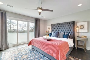 6 Schlafzimmer, Schreibtisch, Bügeleisen/Bügelbrett, Reisekinderbett
