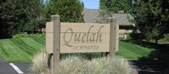 Finest view in Sunriver! Cozy get away to enjoy the snow! 