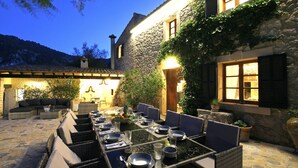 Outdoor dining - JAUME RAMONA. Stunning newly renovated villa in a formidable setting (Pollensa)