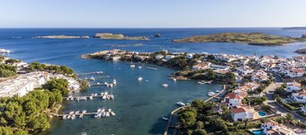 DUPLEX SEMI-DETACHED HOUSE in complex with community pool, Air conditioning.