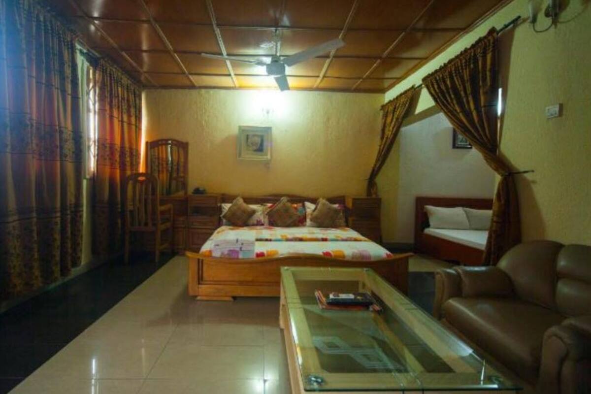 Minibar, desk, laptop workspace, blackout curtains