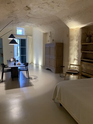 1 slaapkamer, een kluis op de kamer, wifi, beddengoed