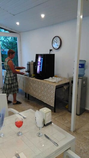 Free daily buffet breakfast - Grand Sinan Bey Otel (Kemer)